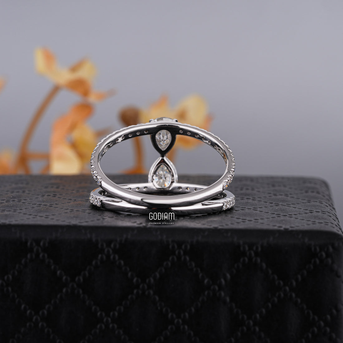 Double Pear-Cut Solitaire Diamond Ring – Mirror of Love