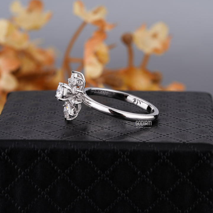 Sunflare Bloom Diamond Ring – Brilliance in Full Bloom