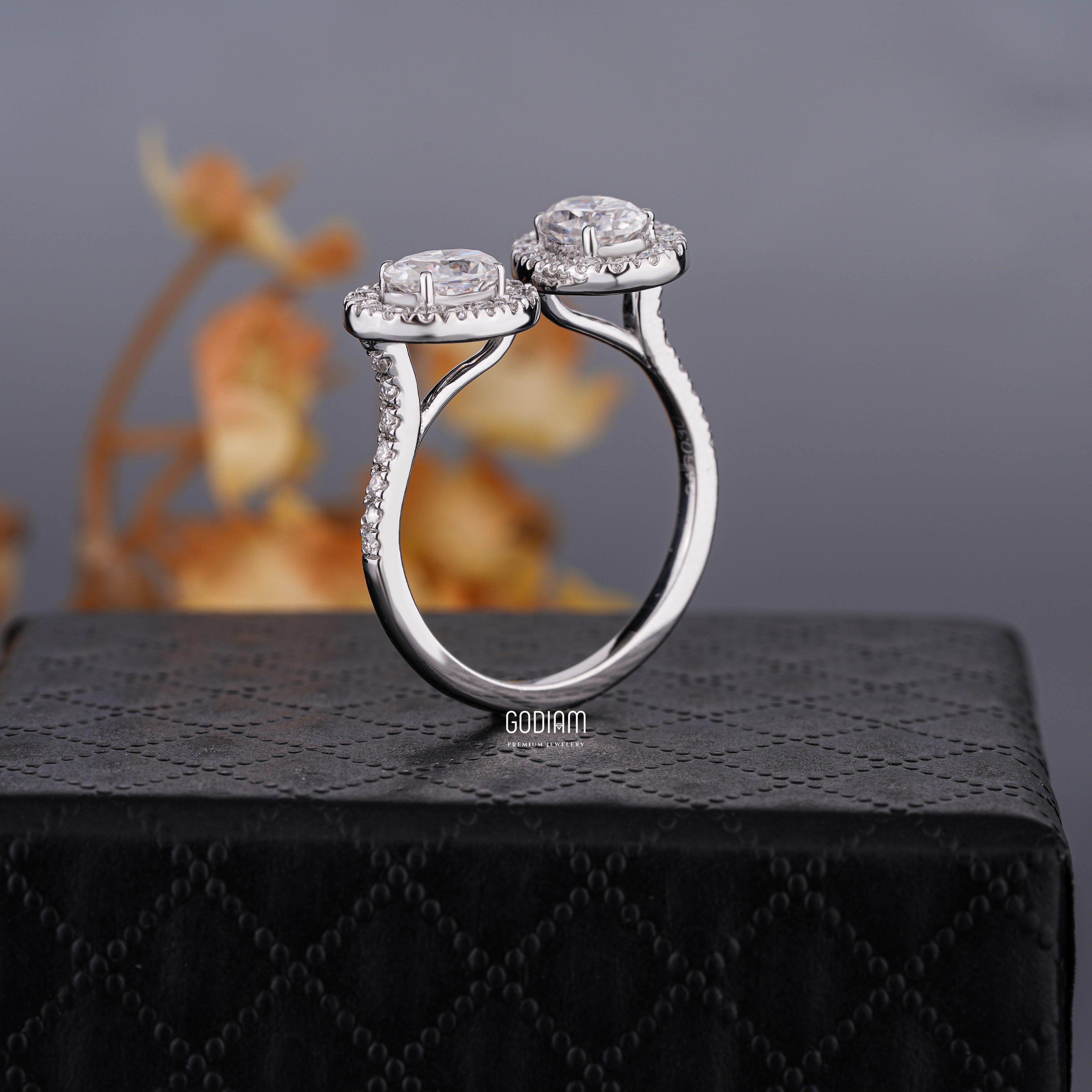 Twin Glow Oval Diamond Ring – Double the Grace, Infinite Sparkle