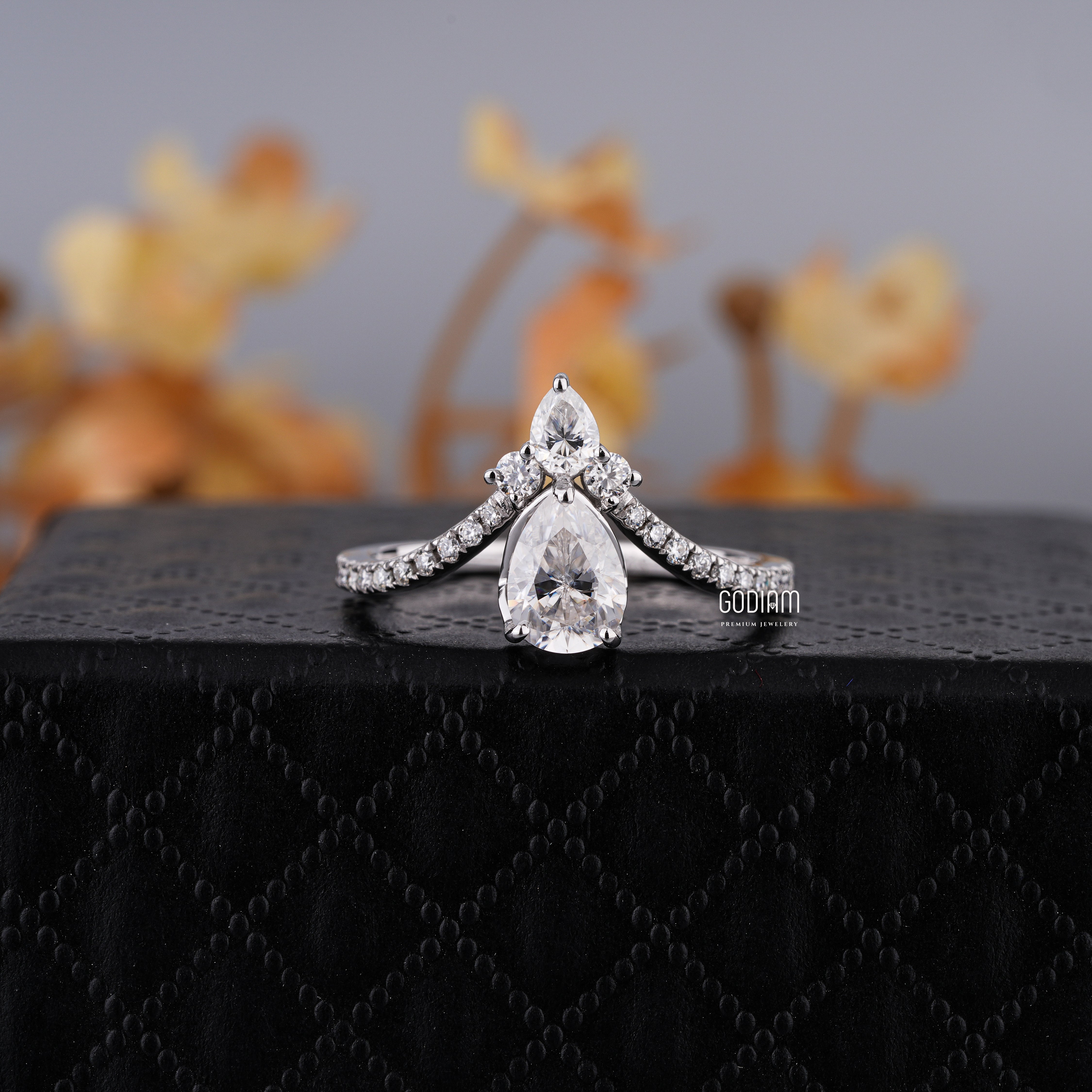 Vera V Diamond Ring – Where Elegance Takes Shape