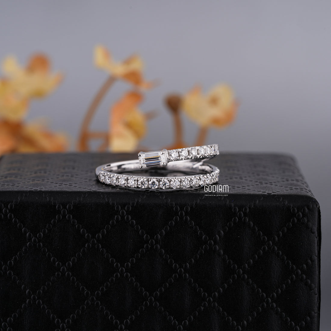 Orbit Arm Diamond Ring – Where Modern Meets Magic