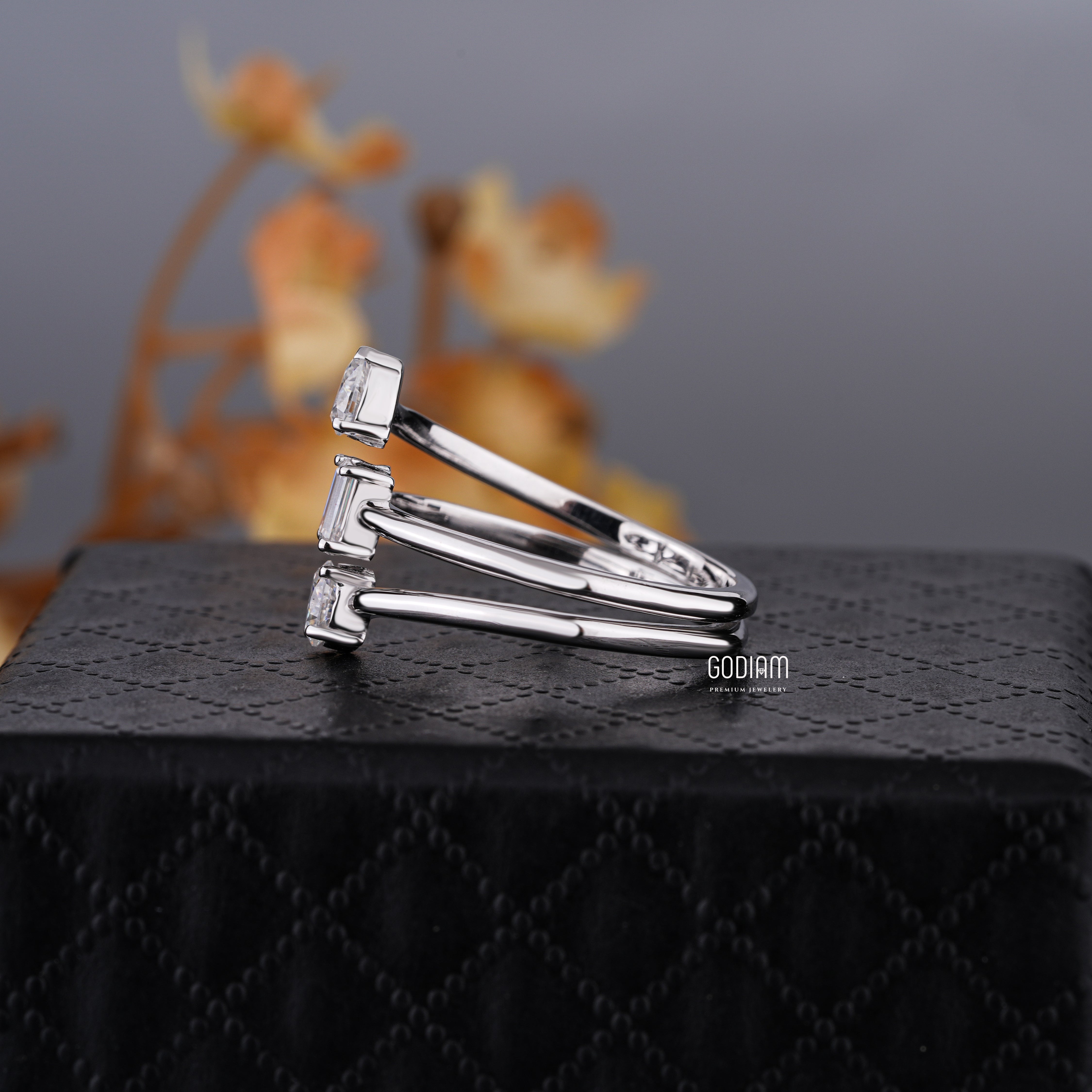 Triluxe Ascent Diamond Ring – Three Angles of Elegance