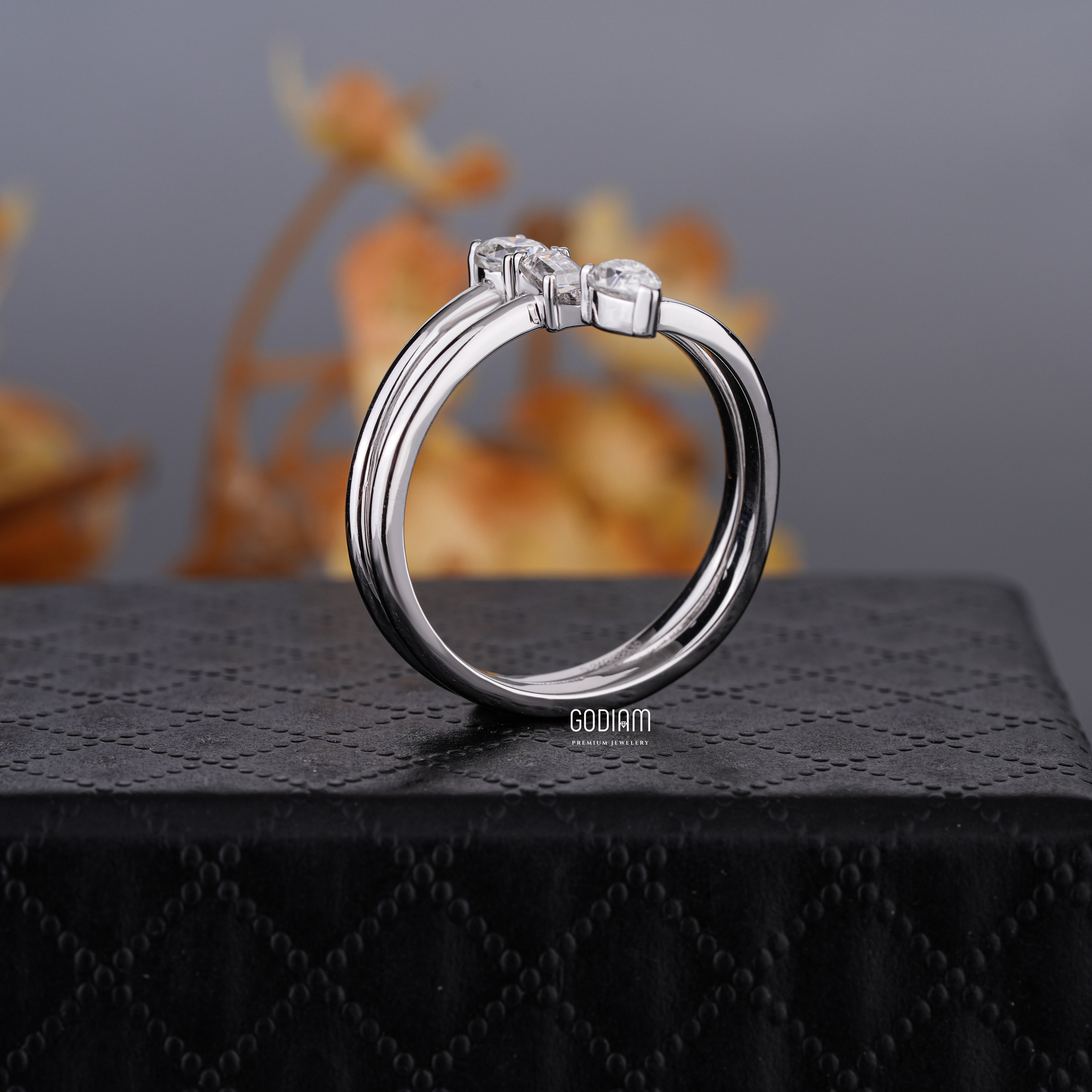 Triluxe Ascent Diamond Ring – Three Angles of Elegance