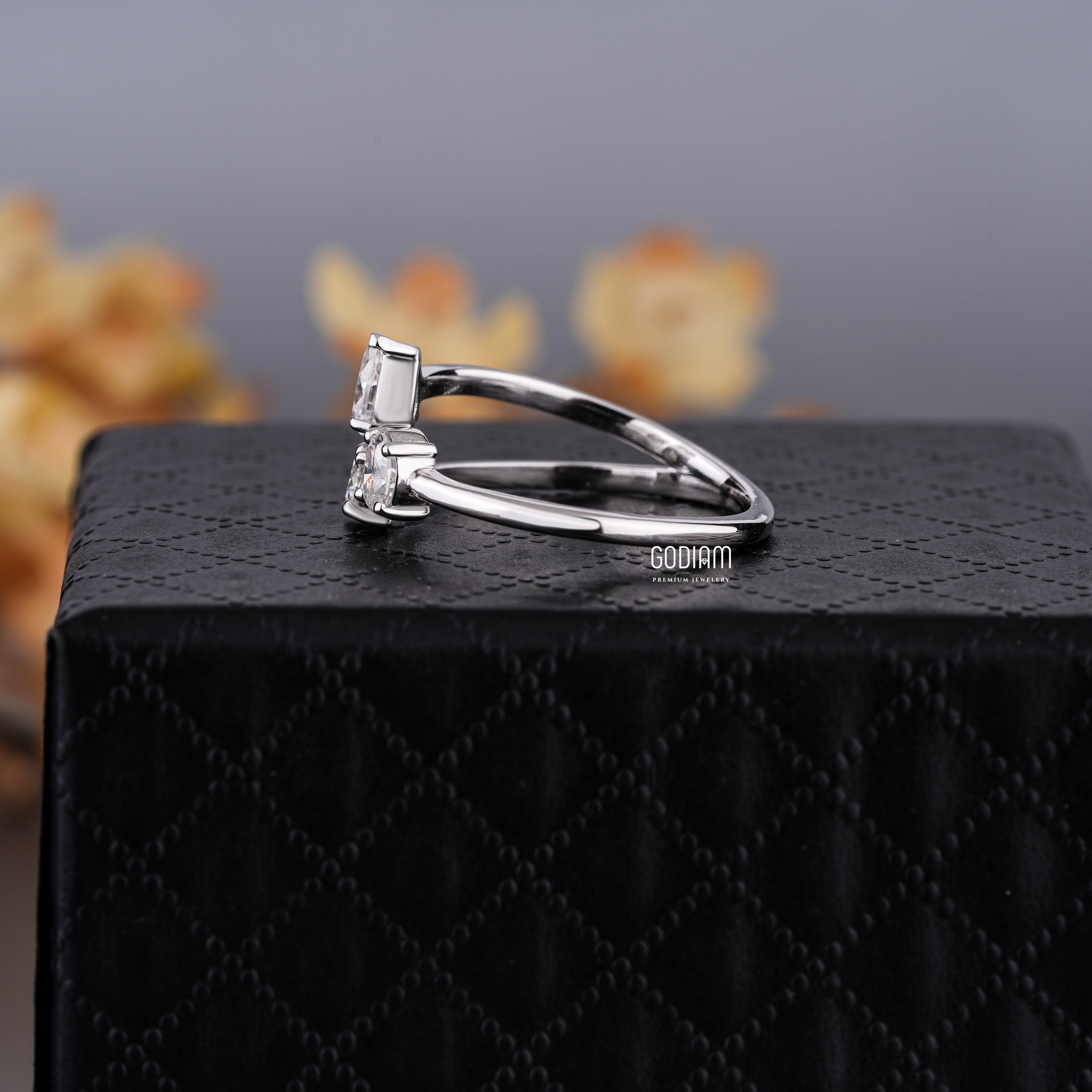 Trinity Arc Diamond Ring – Three Paths, One Shine