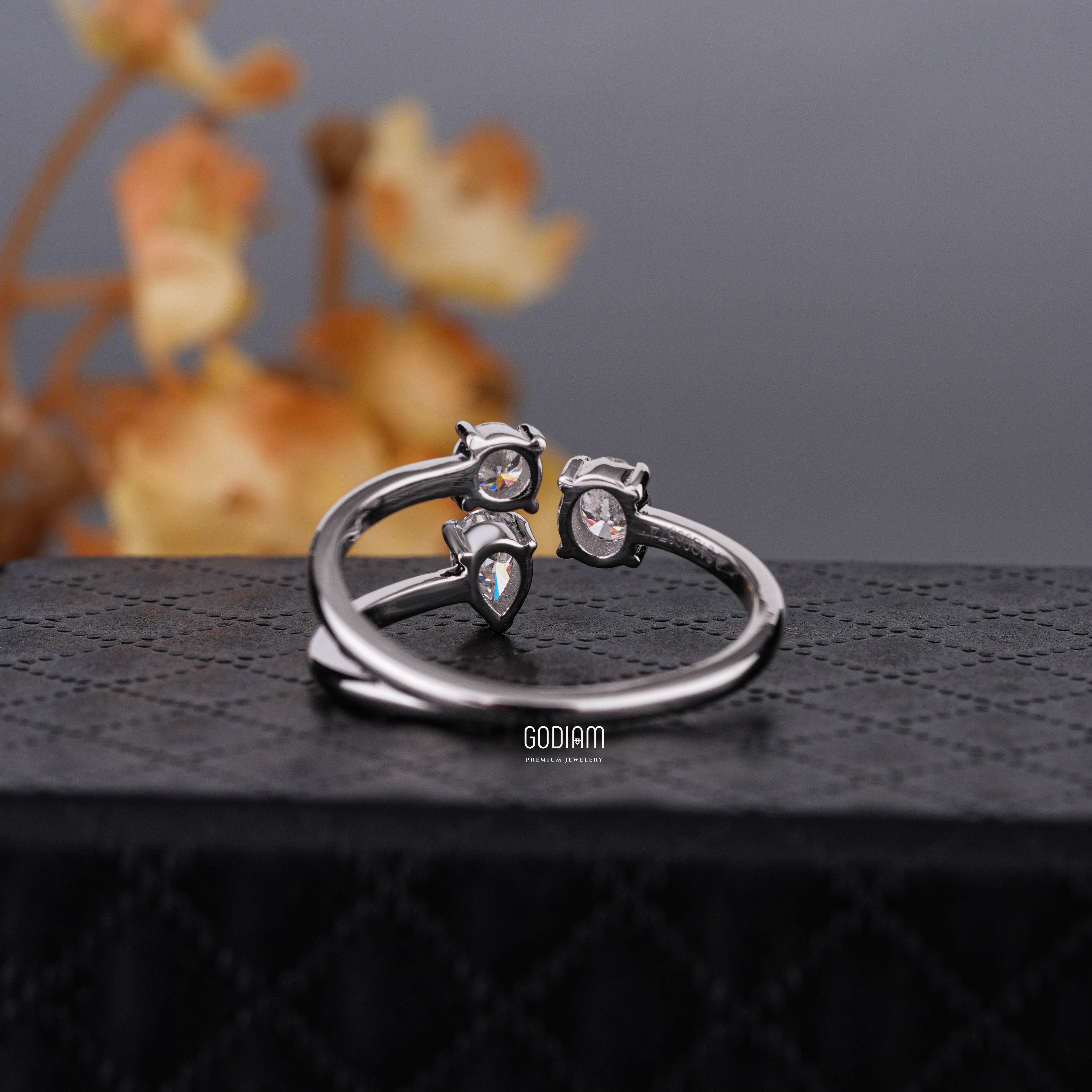 Trinity Arc Diamond Ring – Three Paths, One Shine