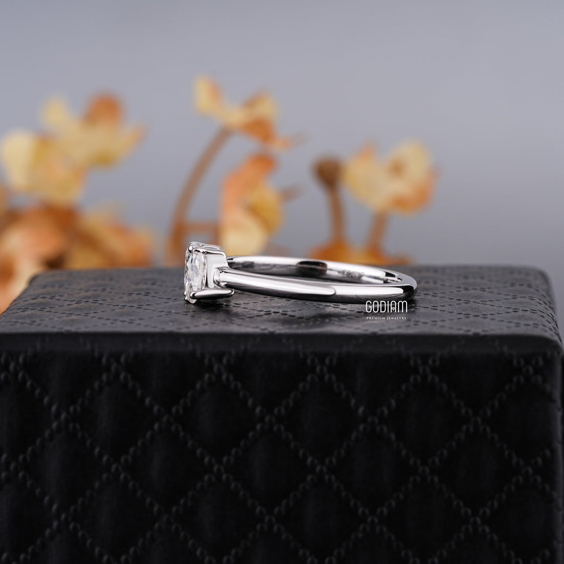 HugStone Duo Diamond Ring – Where Shapes Embrace
