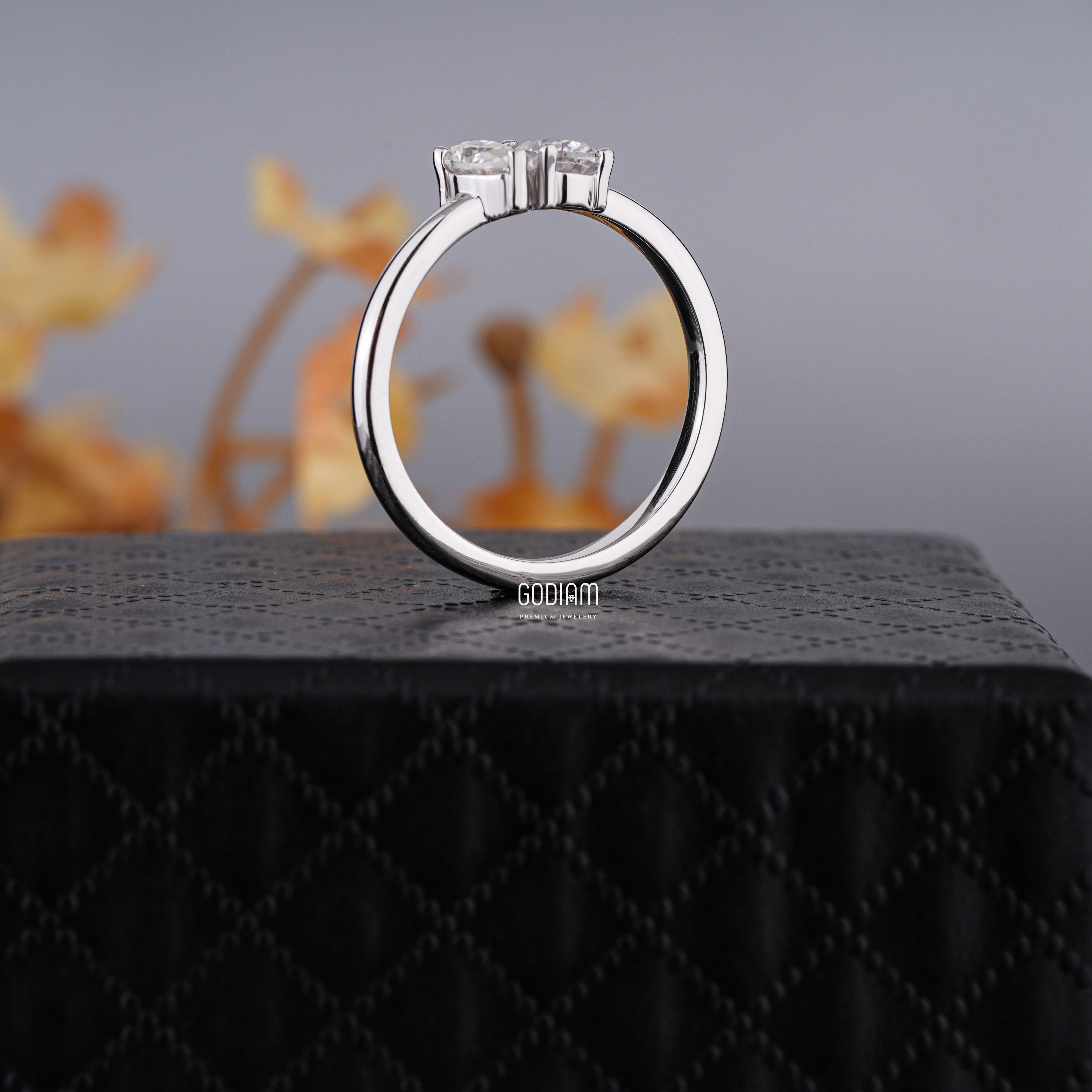 HugStone Duo Diamond Ring – Where Shapes Embrace