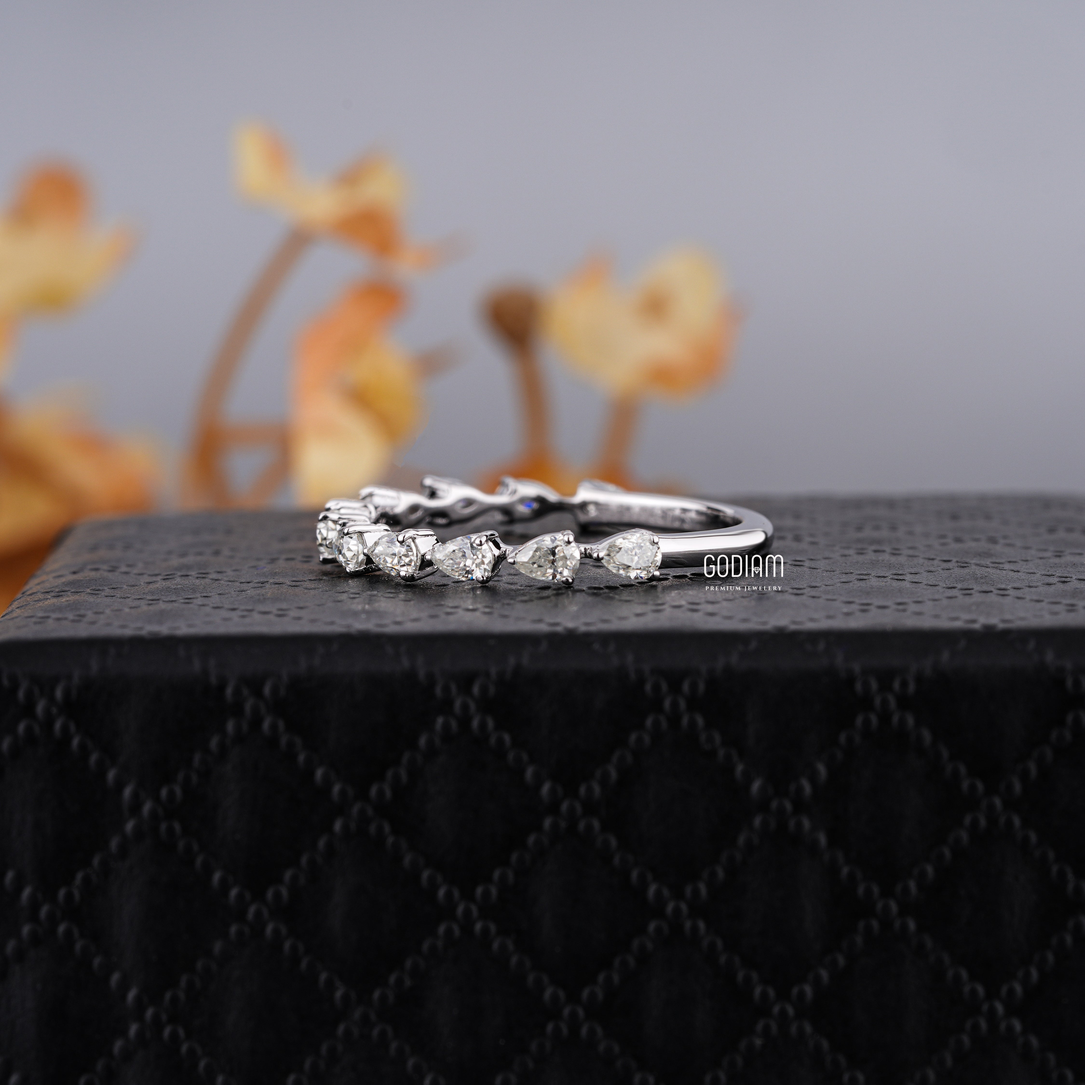 PearLink Diamond Ring – Flow in Formation