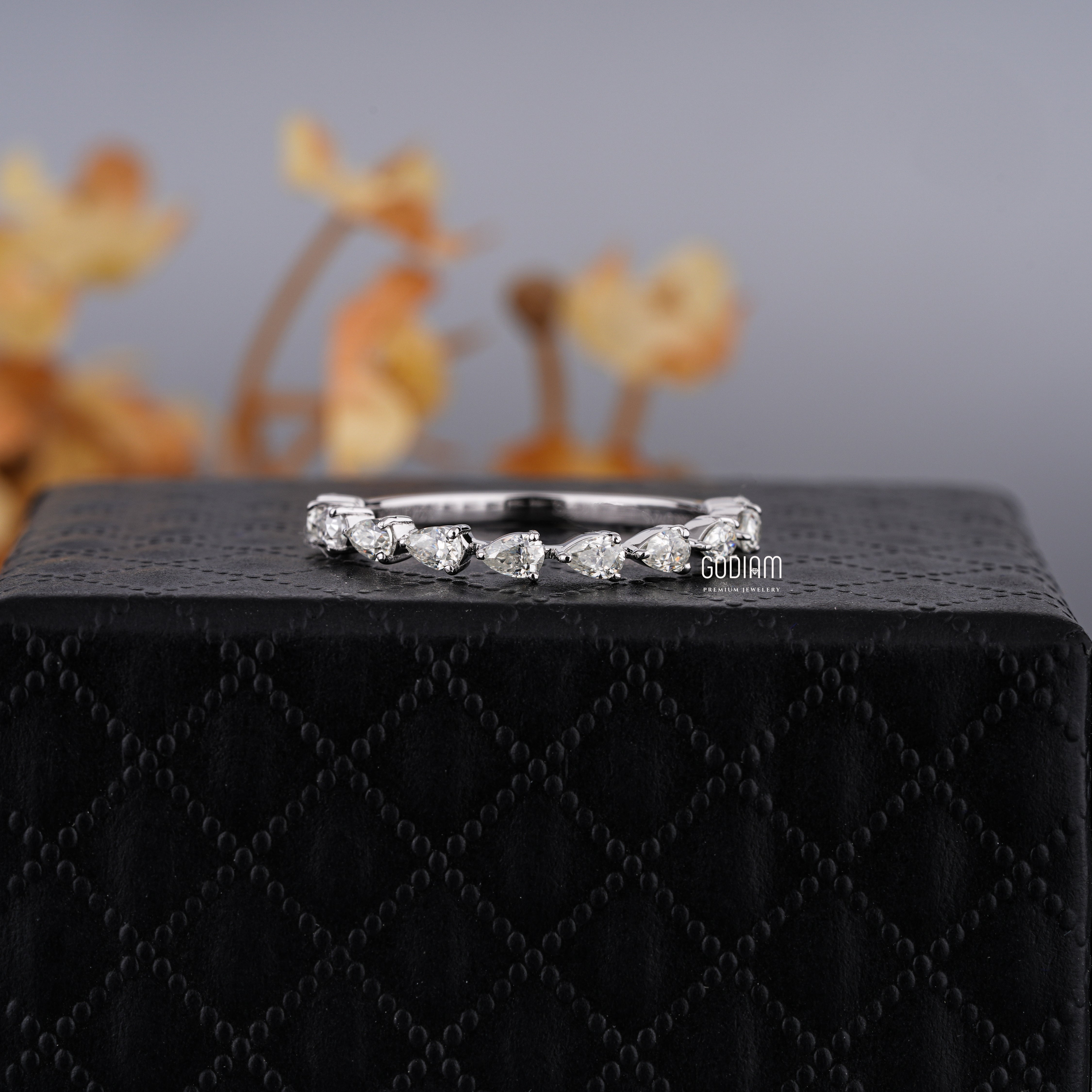 PearLink Diamond Ring – Flow in Formation