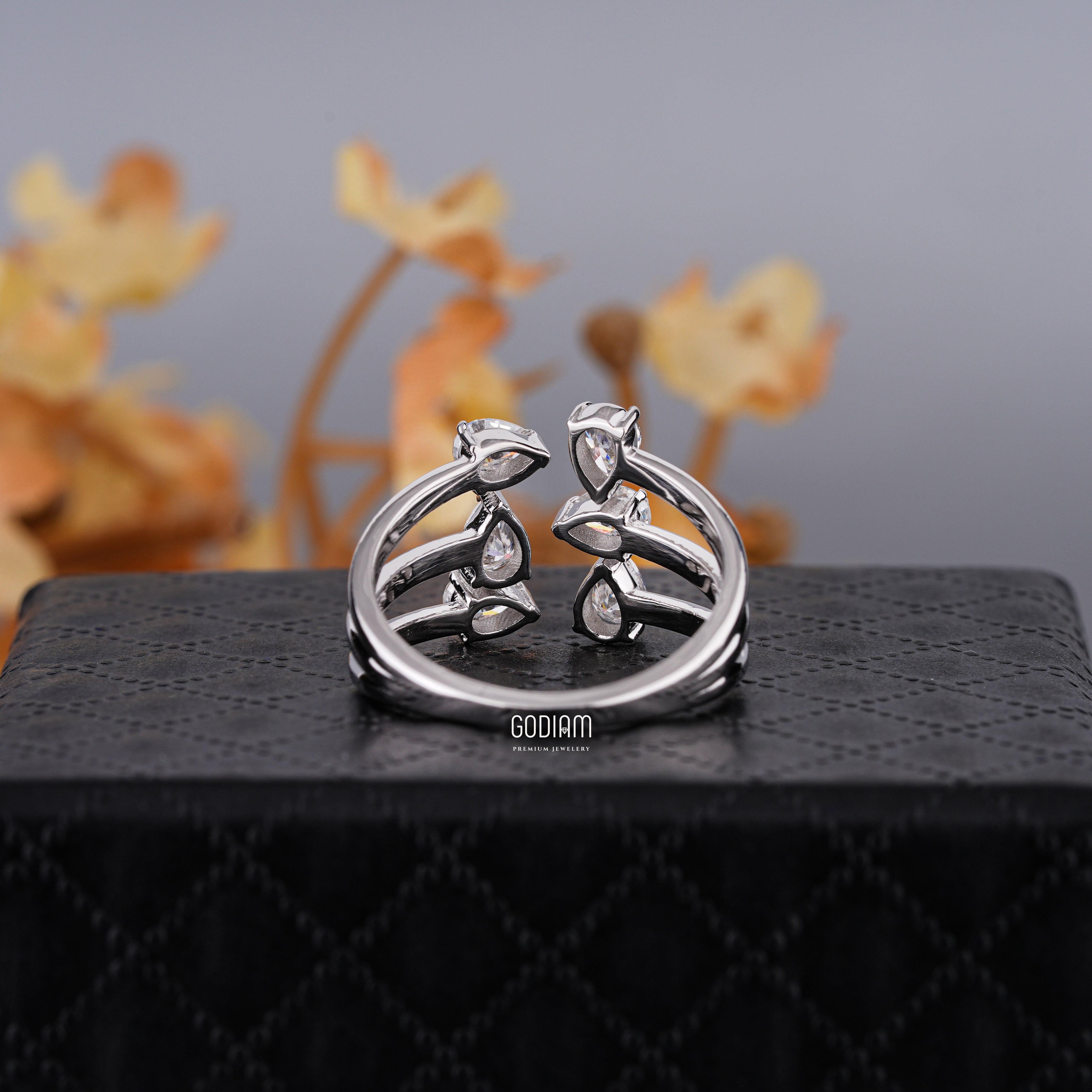 HaloSplit Pearfect Ring